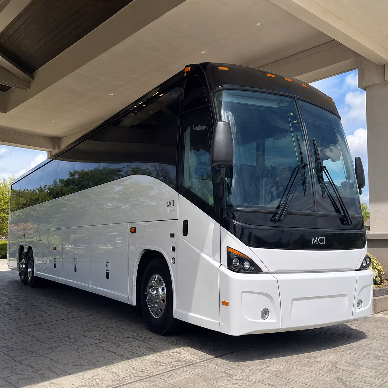group hotel shuttle buses between leander and austin airport area hotels