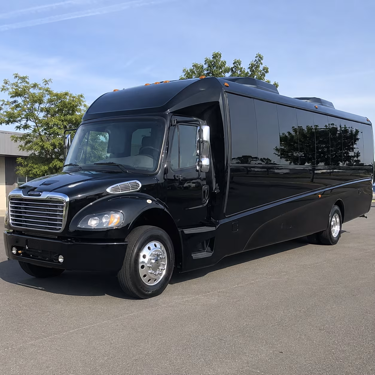 leander 28 passenger minibus