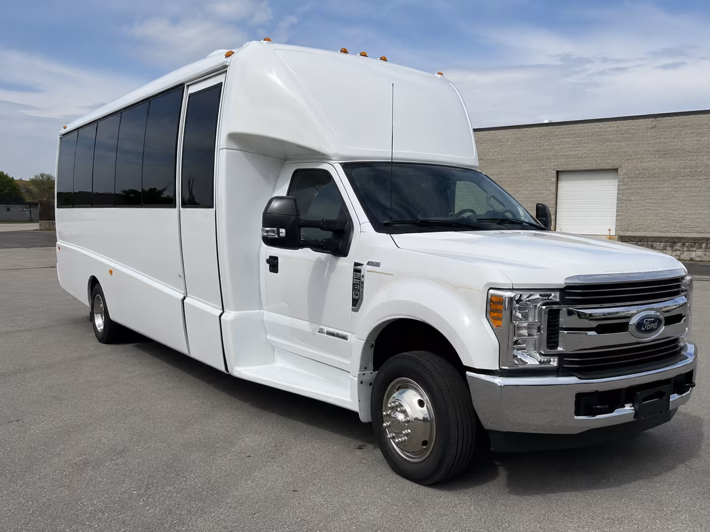 minibuses for cedar park and leander elementary school field trips